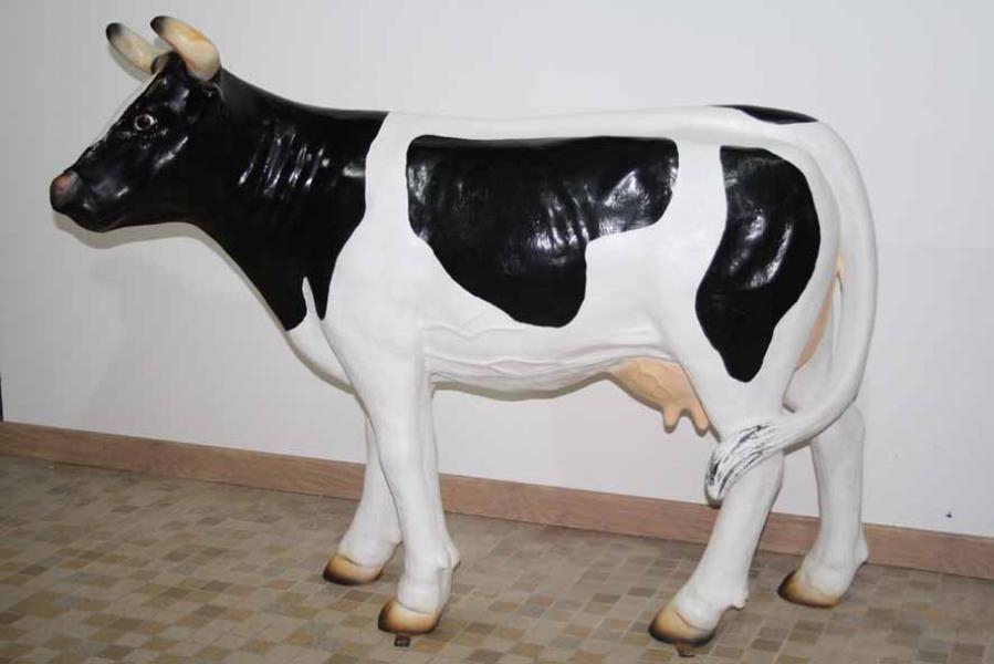 Vaches noires et blanches, figurines